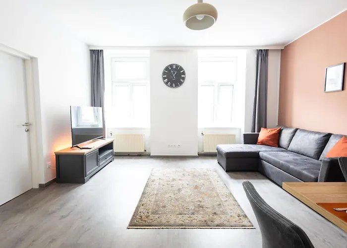 Enjoy Apartments, Quiet Street, Apartment With Two Bedrooms Sleeps 6 Ac