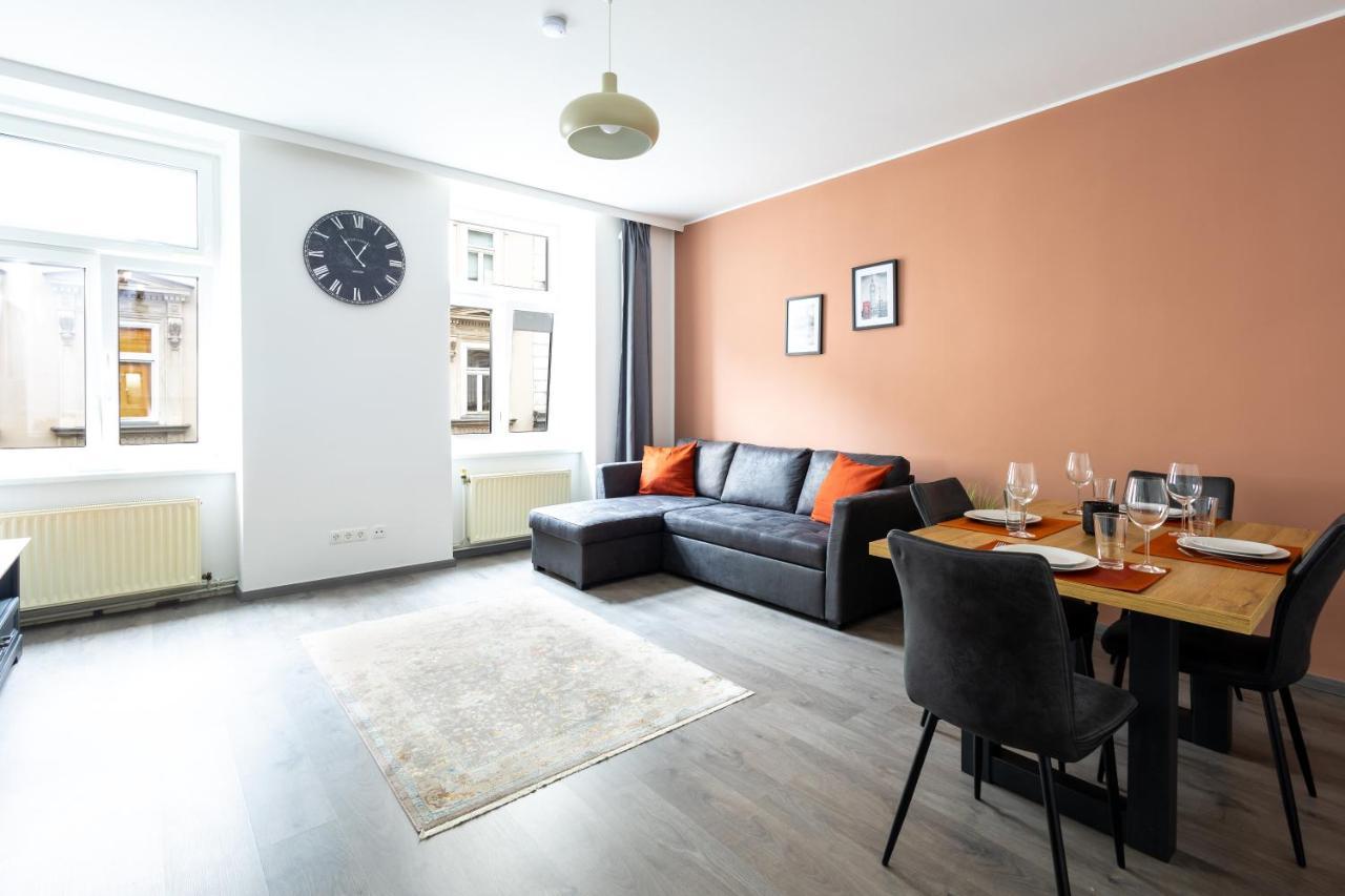 Enjoy Apartments, Quiet Street, With Two Bedrooms Sleeps 6 Ac * Wien